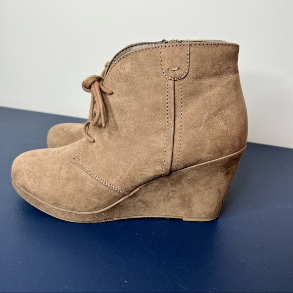 Merona Tan Brown Faux Suede Lace-Up Wedge High Heel Ankle Boot Size 8 - Picture 4 of 16